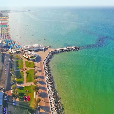 Delizioso Appartamento In Villa Al Mare Pesaro Kültér fotó