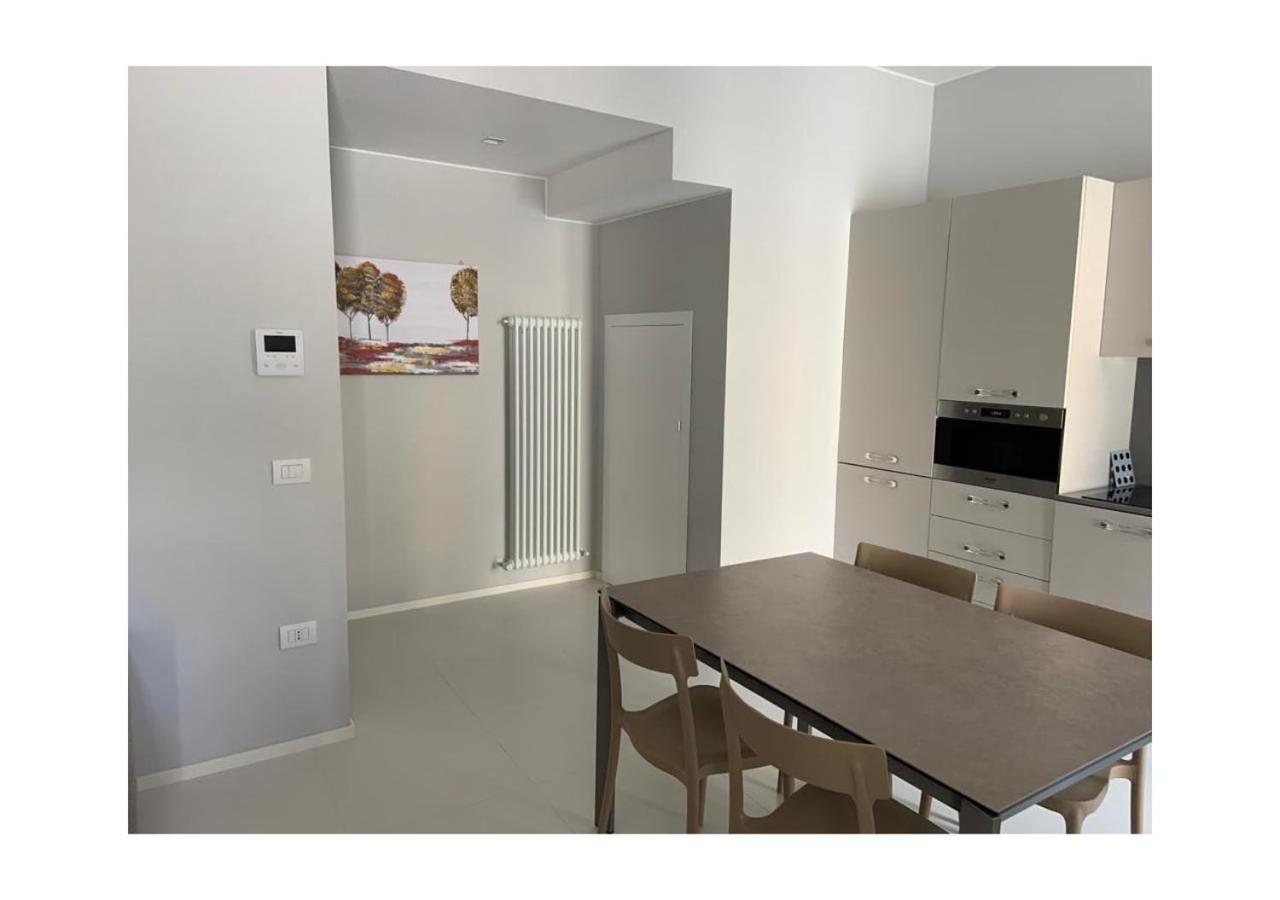 Delizioso Appartamento In Villa Al Mare Pesaro Kültér fotó